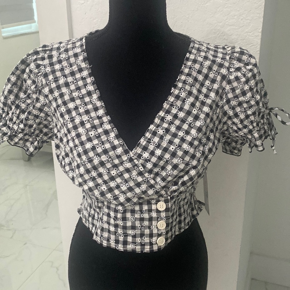 Crop Top gingham black and white checked short sleeve blouse